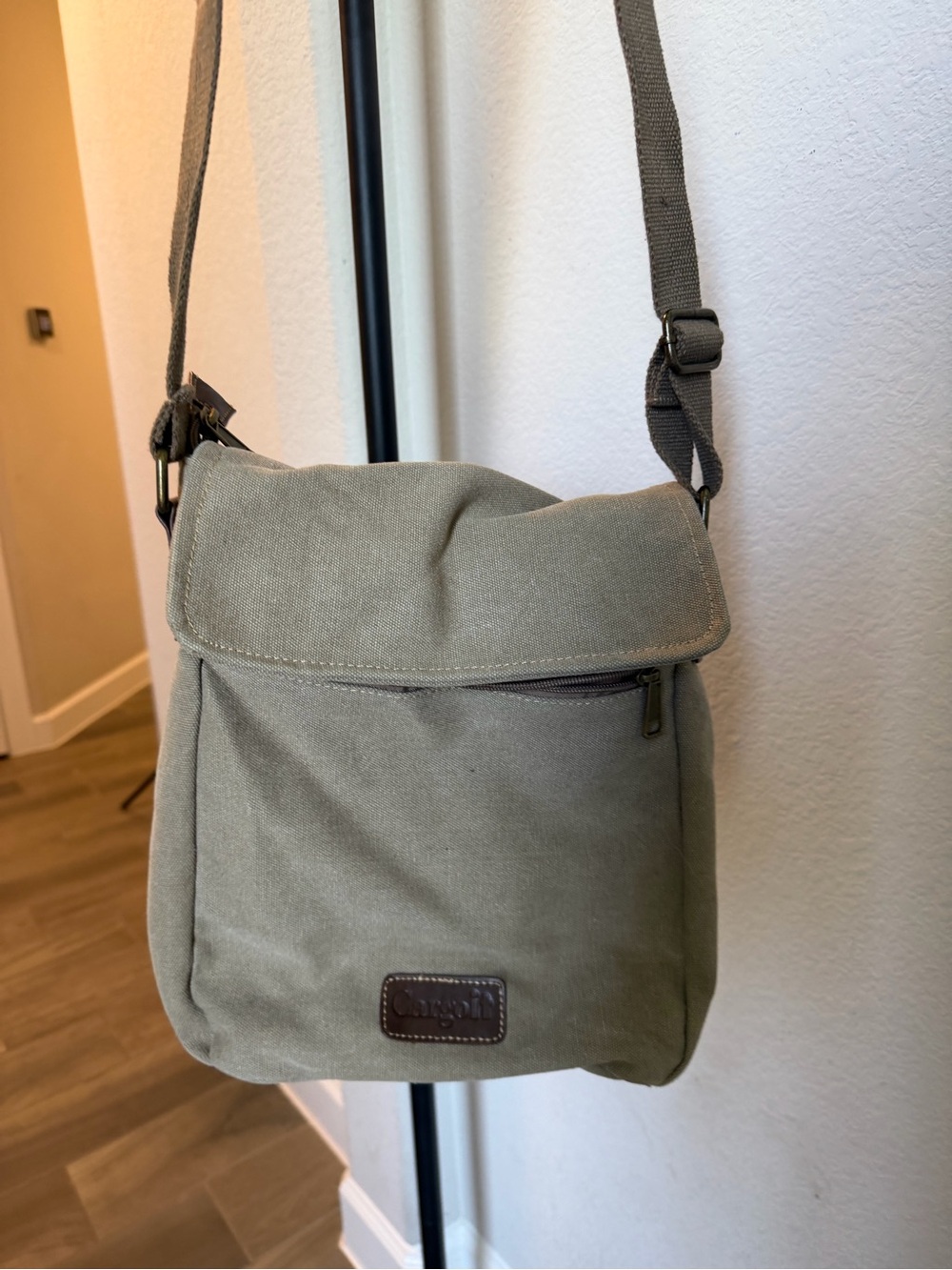 Casual Men's Messenger Bag in Olive Green Canvas